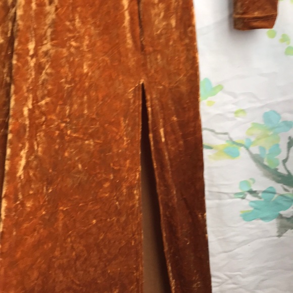 Velvet gown - Picture 2 of 3